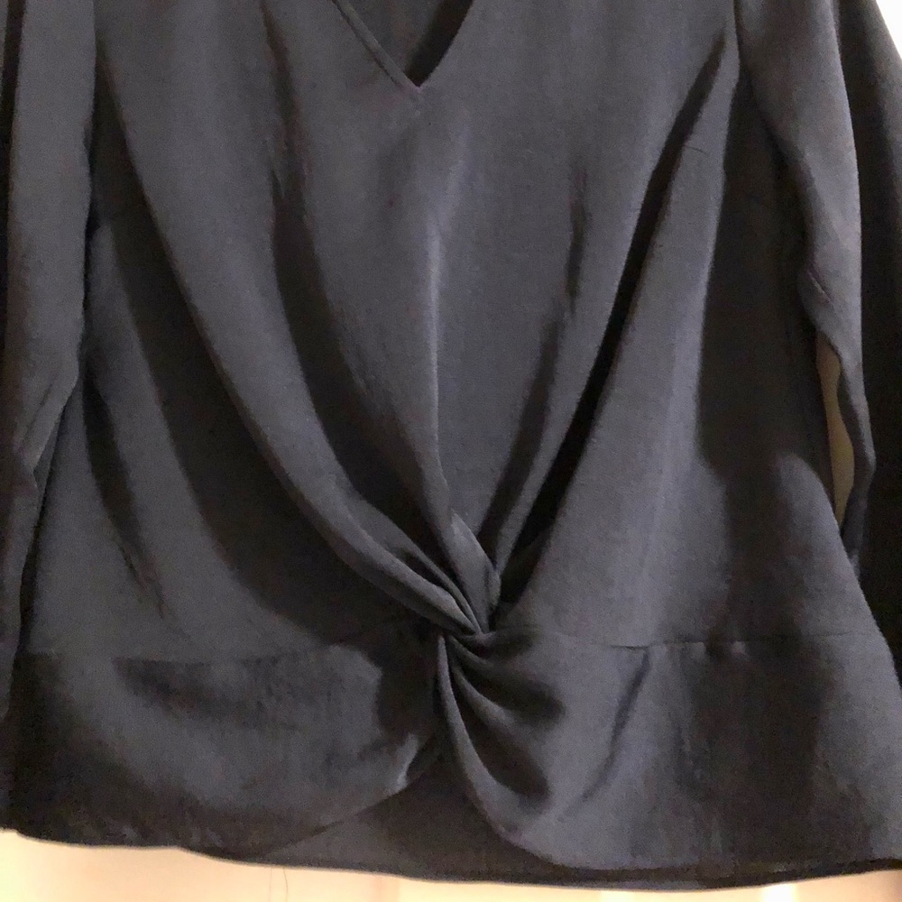 Top for work or dinner! - Picture 2 of 2